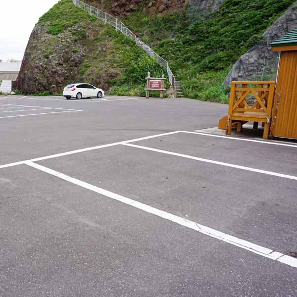 ウトロ オロンコ岩散策路専用駐車場