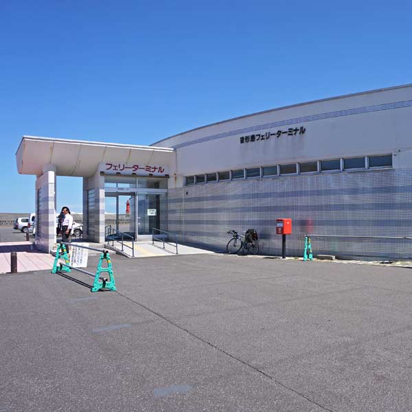 利尻島 沓形港フェリーターミナル