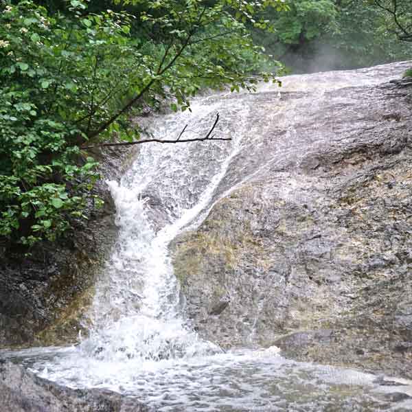 カムイワッカ湯の滝 一の滝